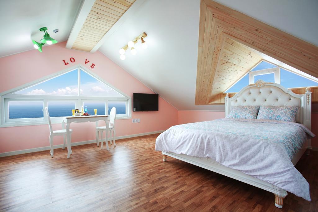 Montmartre Villa Namhae Exteriör bild